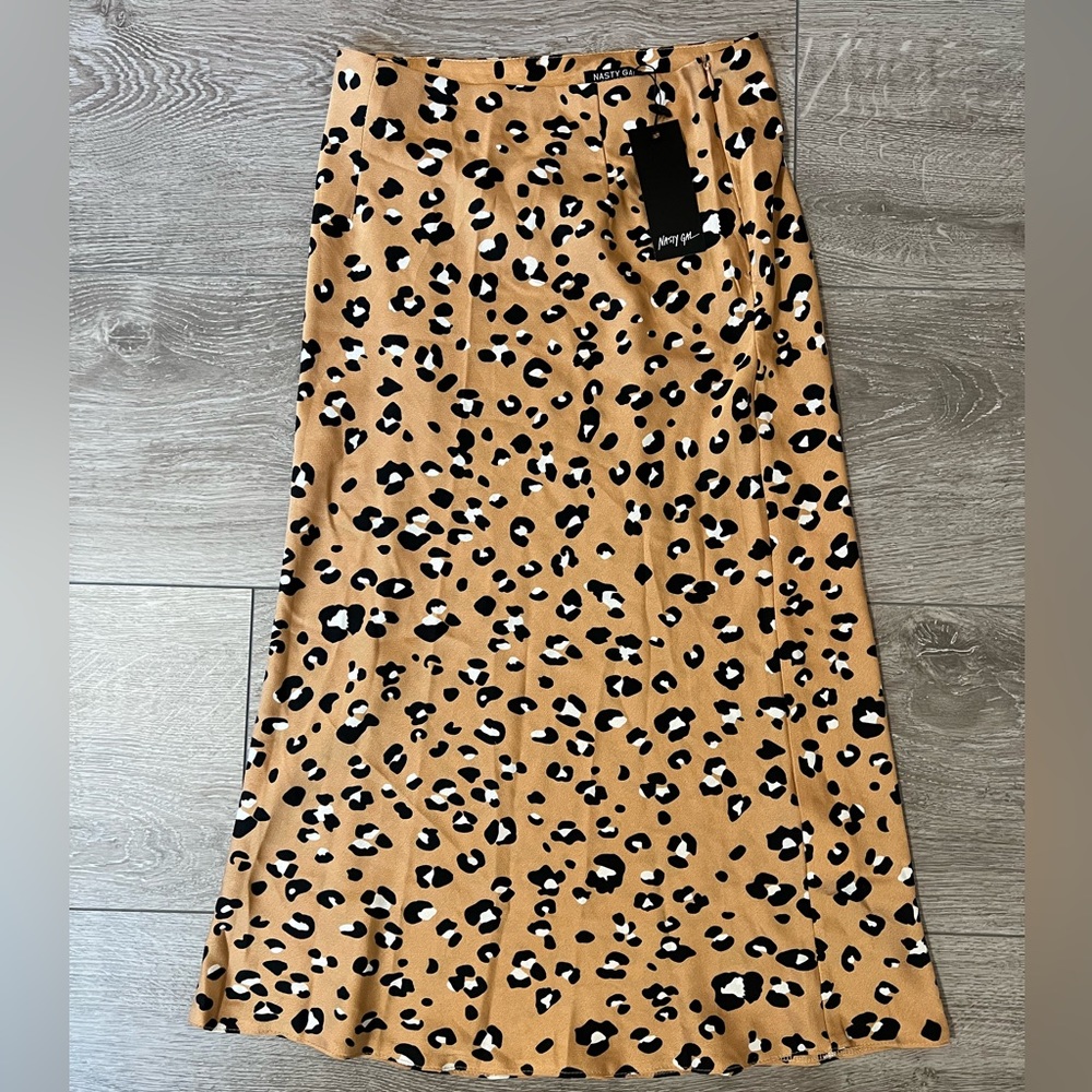 NWT Nasty Gal Leopard Print Midi Skirt - Size 2